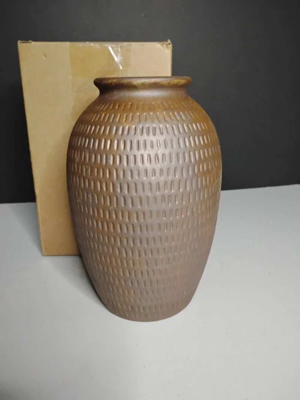 Seuyucl Rustic Ceramic Dimpled Vase 8